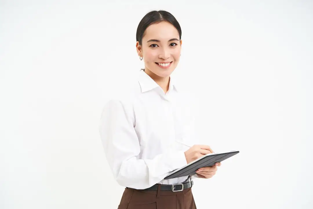 How the Right Uniform of Office Staff Creates-pp++ a Professional Workplace