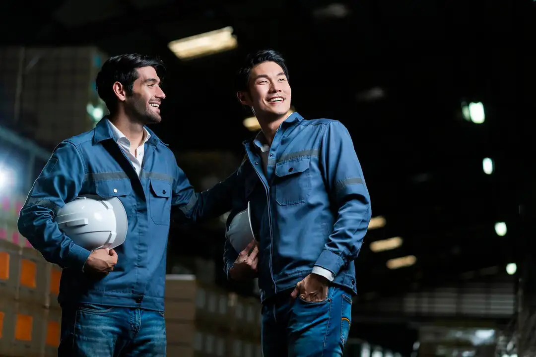 Industrial Uniforms: Essential Features for Safety, Comfort, and Productivity