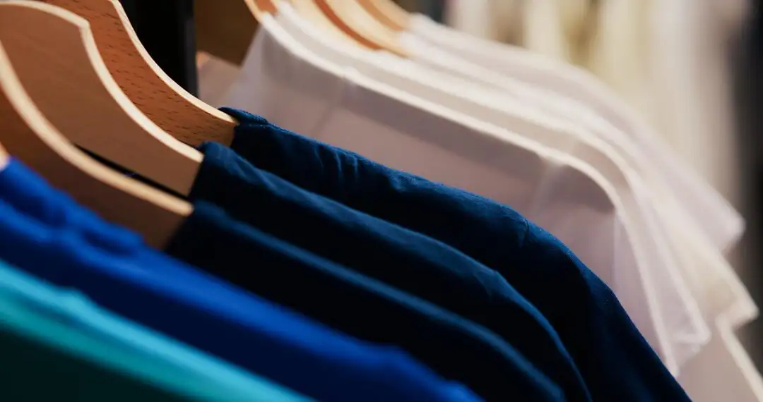 How UAE Businesses Benefit from Locally Manufactured Uniforms