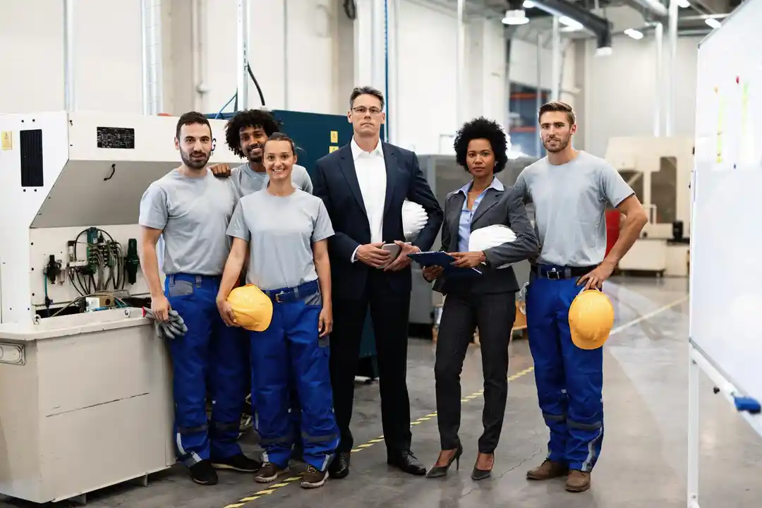 How Uniform Manufacturers in UAE Support Businesses Across Multiple Industries